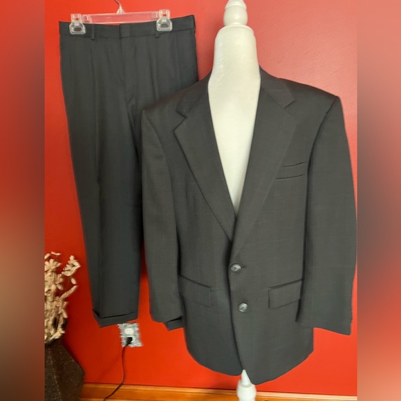 Stafford Charcoal Men's Suit cuffed pants see measurements